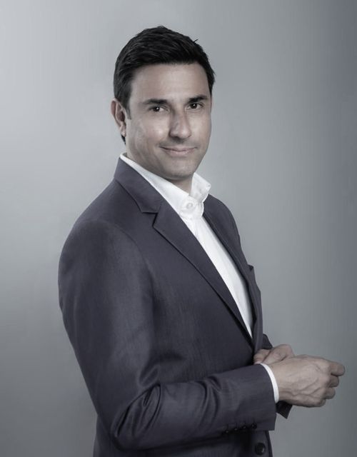 Retrato de Carlos Calvo, Productor de música publicitaria